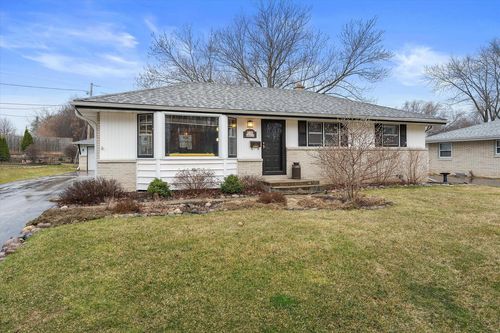 W144N8435 Mac Arthur Drive, Menomonee Falls, WI, 53051 | Card Image