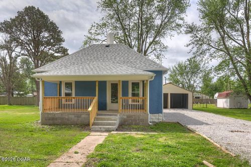 407 W 5th St, Lockwood, MO, 65682-8333 | Card Image