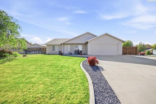 4900 S Washington Pl, Kennewick, WA, 99337 | Card Image