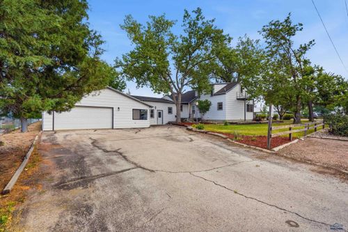 318 W 4th, Wall, SD, 57790 | Card Image