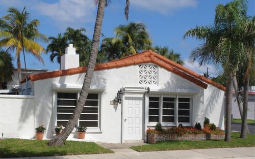 2412 N Ocean Blvd, Fort Lauderdale, FL, 33305-1922 | Card Image