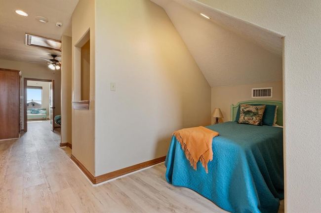 2757 Gulfview Ln, House other with 3 bedrooms, 3 bathrooms and 1 parking in Crystal Beach TX | Image 31