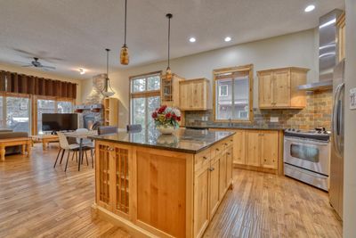 7339 Revelstoke Dr, House other with 4 bedrooms, 3 bathrooms and 4 parking in Radium Hot Springs BC | Image 1