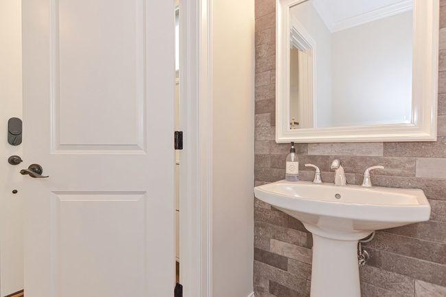 37 - 37 Algonquin Rd, Condo with 3 bedrooms, 4 bathrooms and 2 parking in Chestnut Hill MA | Image 14