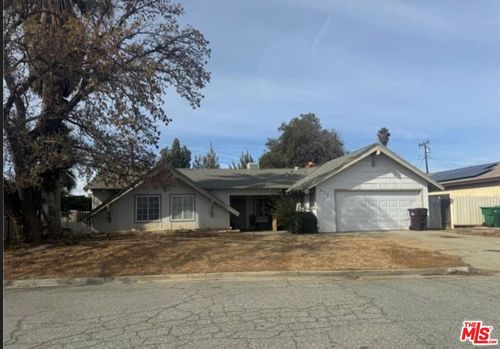 675 Palo Alto Ave, Beaumont, CA, 92223-2465 | Card Image
