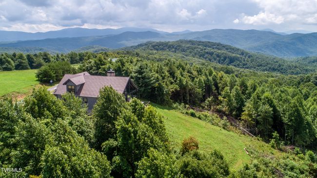 308 Walnut Mountain Farms Loop, House other with 4 bedrooms, 3 bathrooms and null parking in Roan Mountain TN | Image 36