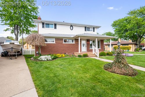 21223 Briar Ct, Saint Clair Shores, MI, 48081-1511 | Card Image