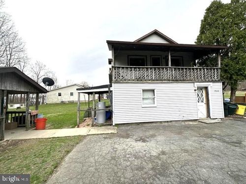 1731 W 8th Street W, Wind Gap, PA, 18091 | Card Image