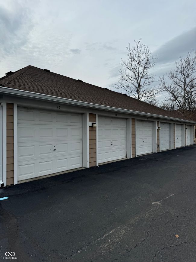 APT-309 - 6526 Jade Stream Ct, Condo with 3 bedrooms, 2 bathrooms and null parking in Indianapolis IN | Image 4