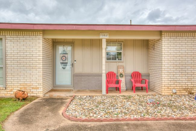 104 Largent Ave, House other with 4 bedrooms, 2 bathrooms and 2 parking in Ballinger TX | Image 5
