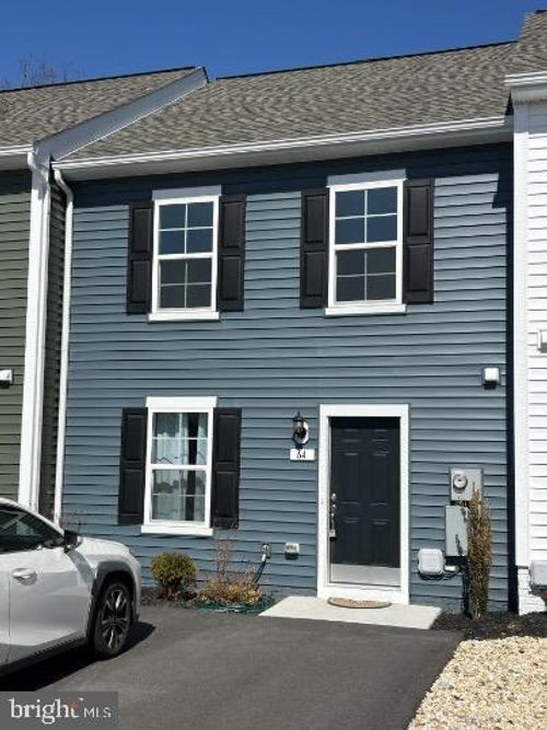 64 Balsam Ct, BUNKER HILL, WV, 25413-3136 | Card Image