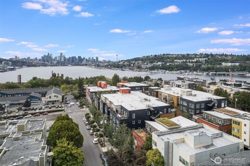 apt-23-3429 Burke Ave N, Seattle, WA, 98103-9055 | Card Image
