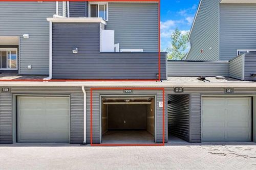 252-66 Glamis Green Sw, Calgary, AB, T3E6V1 | Card Image