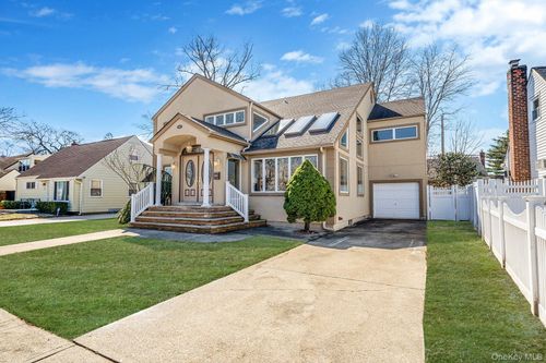 1027 Windermere Rd, Franklin Square, NY, 11010-1743 | Card Image