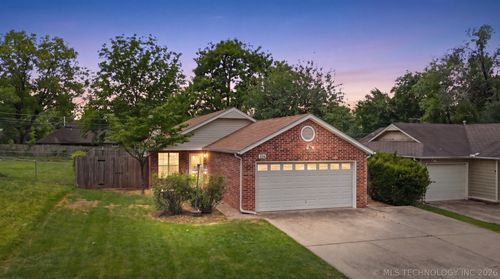 316 W Sycamore St, Coweta, OK, 74429-2009 | Card Image