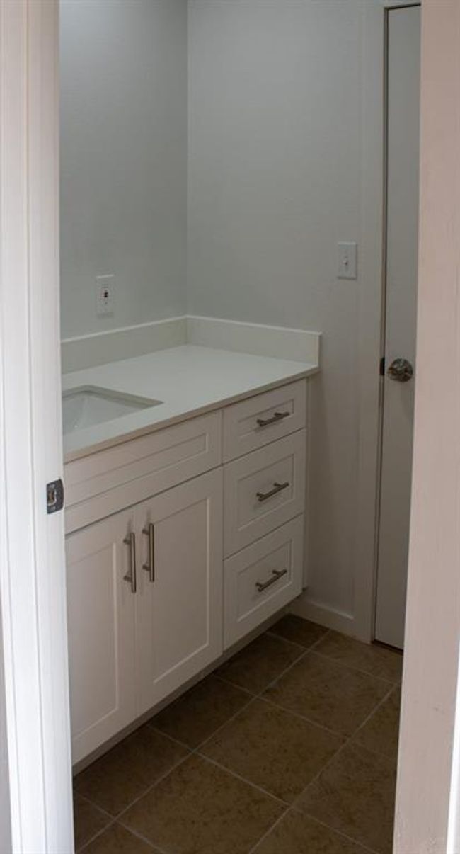Bathroom | Image 12