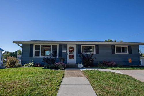 115 E Jewett St, Dodgeville, WI, 53533-1125 | Card Image