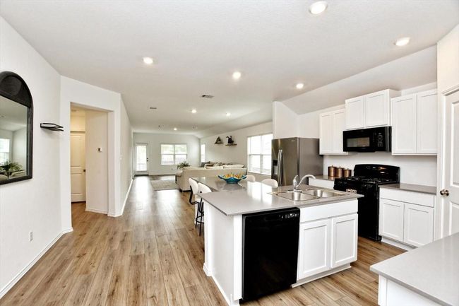 2108 Golden Grain Ln, House other with 4 bedrooms, 3 bathrooms and 2 parking in Georgetown TX | Image 6