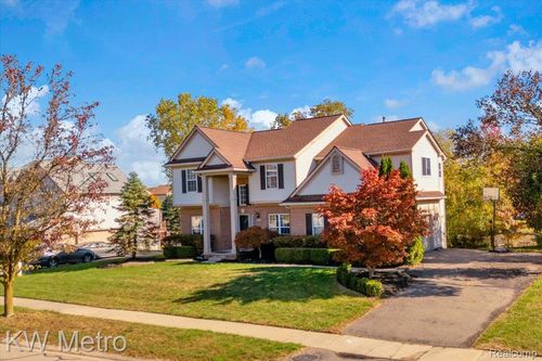 14333 Pond Bluff Dr, Belleville, MI, 48111-7307 | Card Image