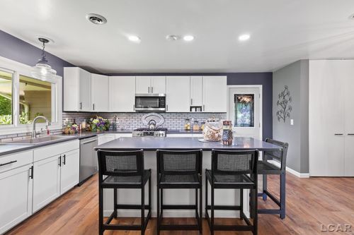 8345 Us Highway 127, Addison, MI, 49220-9300 | Card Image