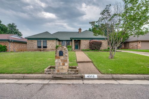 4312 High Springs Ct, Arlington, TX, 76016-2340 | Card Image