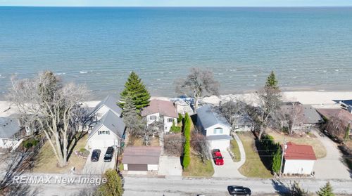389 Ricoma Beach Rd, Bay City, MI, 48706-1117 | Card Image