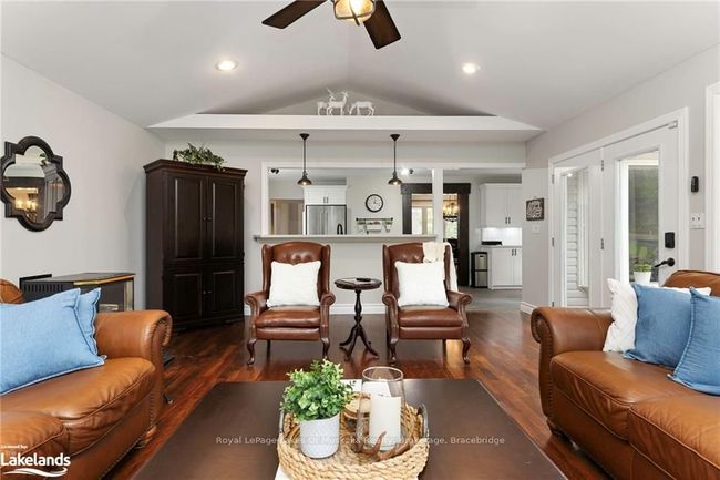 1105 Rosseau Lake Rd 1, House other with 3 bedrooms, 2 bathrooms and 8 parking in Windermere ON | Image 11