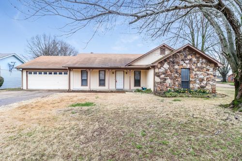 3902 Clover Hill Dr, Bartlett, TN, 38135-1745 | Card Image