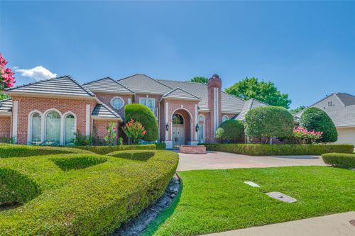 5825 Forest Highlands Dr, Fort Worth, TX, 76132-4447 | Card Image