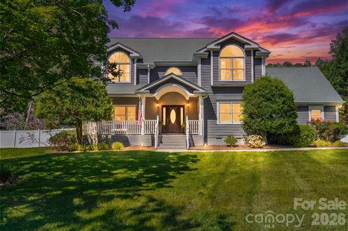 7240 Cobblecreek Dr, Matthews, NC, 28104-8640 | Card Image