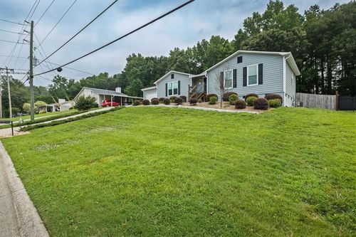 2711 Bluffton Rd, Buford, GA, 30519-6607 | Card Image