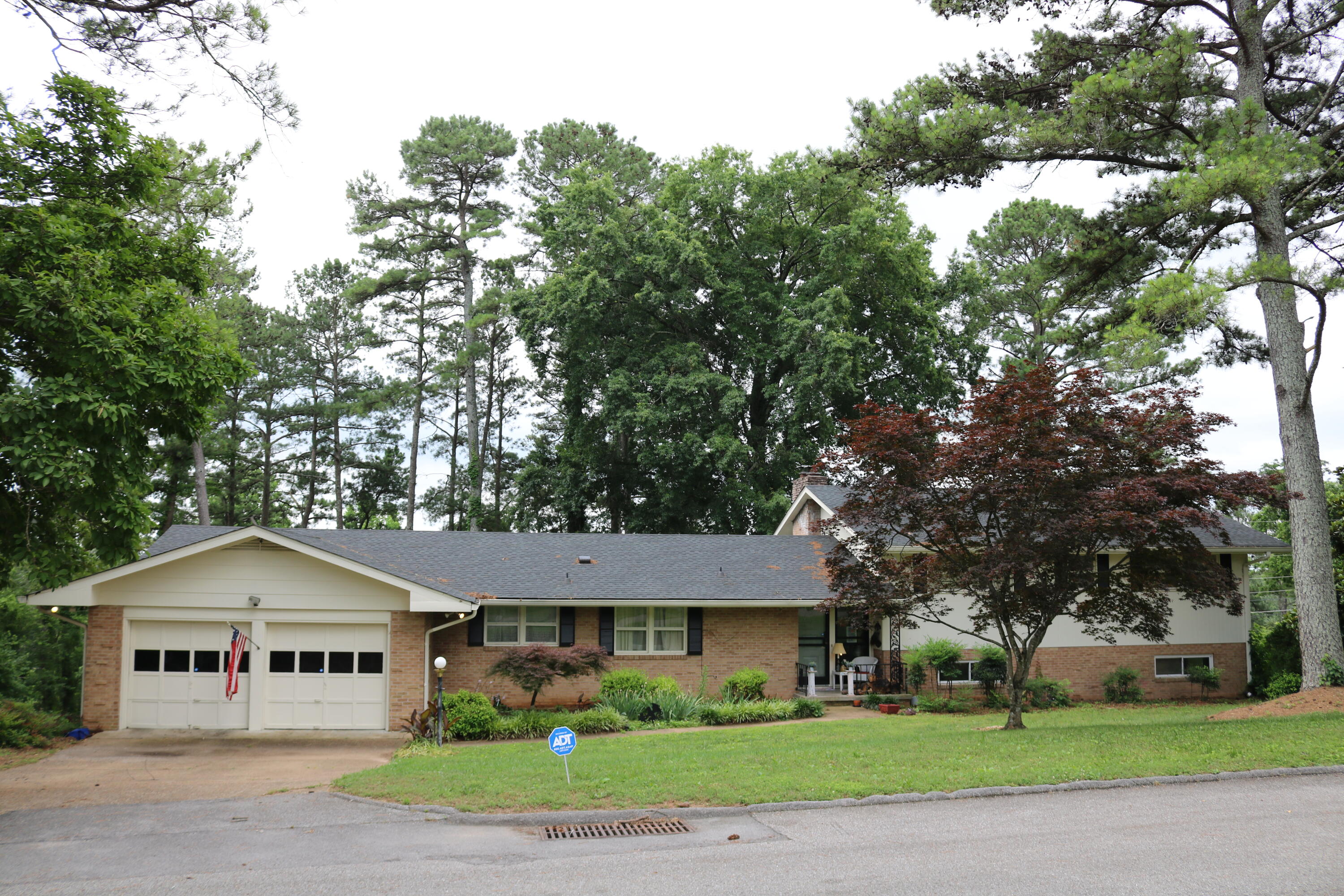 Lake Hills Cir, Chattanooga, TN 37416