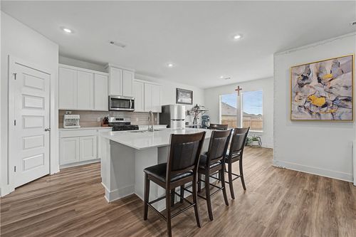 2008 Hahn St, Pea Ridge, AR, 72751-2050 | Card Image