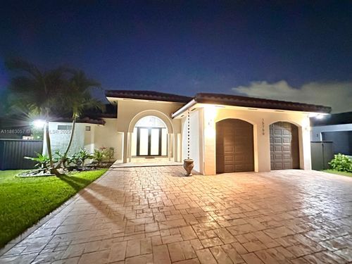15750 Sw 90th Ave, Palmetto Bay, FL, 33157-1919 | Card Image