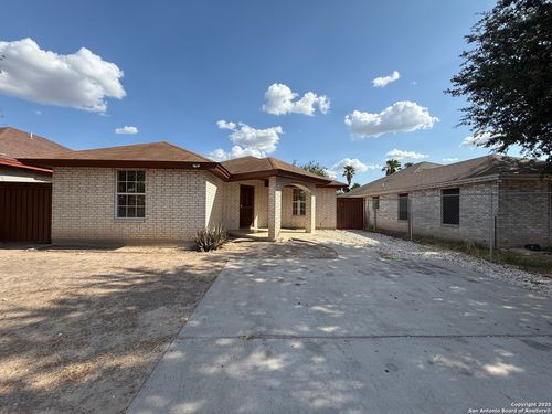 135 Murcia Dr, Laredo, TX, 78046-7470 | Card Image
