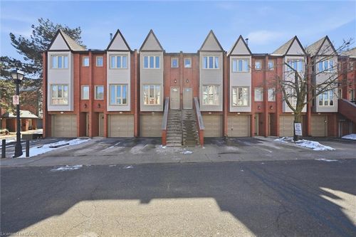 215-895 Maple Ave, Burlington, ON, L7S2H7 | Card Image