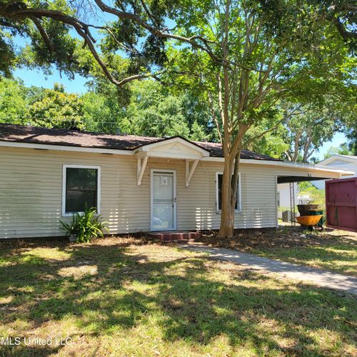 2548 Bryn Mawr Ave, Biloxi, MS, 39531-4707 | Card Image