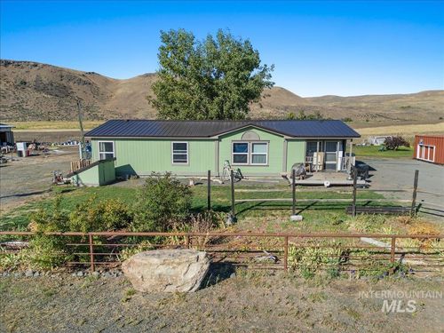 2284 Weiser River Rd, Weiser, ID, 83672-5326 | Card Image