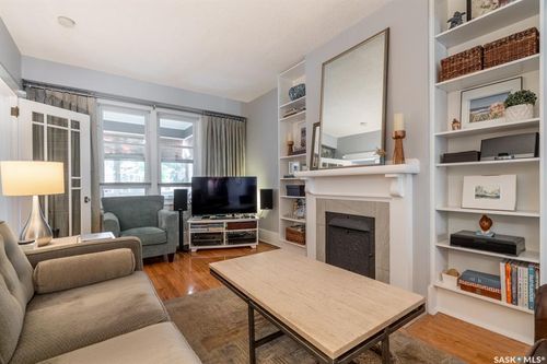 street-2321 Garnet St, Regina, SK, S4T3A3 | Card Image
