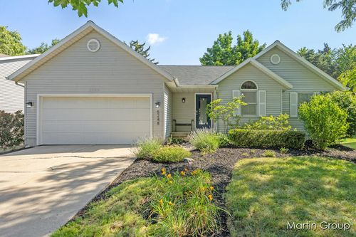 5248 Green Pine Ct, Grand Rapids, MI, 49508-6124 | Card Image