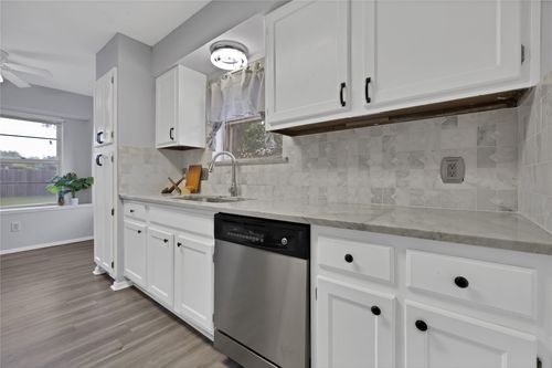 7357 Channel View Dr, Fort Worth, TX, 76133-6858 | Card Image