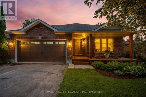 408 Flannery Dr, Fergus, ON, N1M3P4 | Card Image