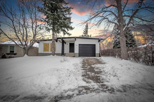 741 120 Avenue Sw, Home with 4 bedrooms, 3 bathrooms and 4 parking in Calgary AB | Card Image