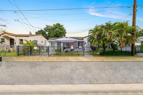 943 Sw 9th Ave, Miami, FL, 33130-3721 | Card Image