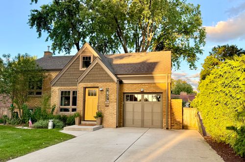 9847 S Millard Ave, Evergreen Park, IL, 60805-3334 | Card Image