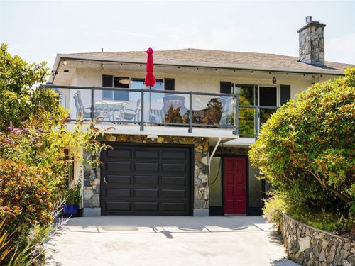 2027 Saltair Pl, Saanich, BC, V8N4S4 | Card Image