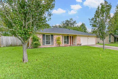 405 Linda Ln, Friendswood, TX, 77546-3732 | Card Image