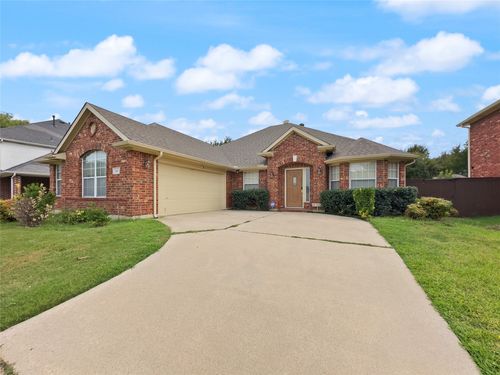 545 Edgeview Dr, Grand Prairie, TX, 75052-3158 | Card Image