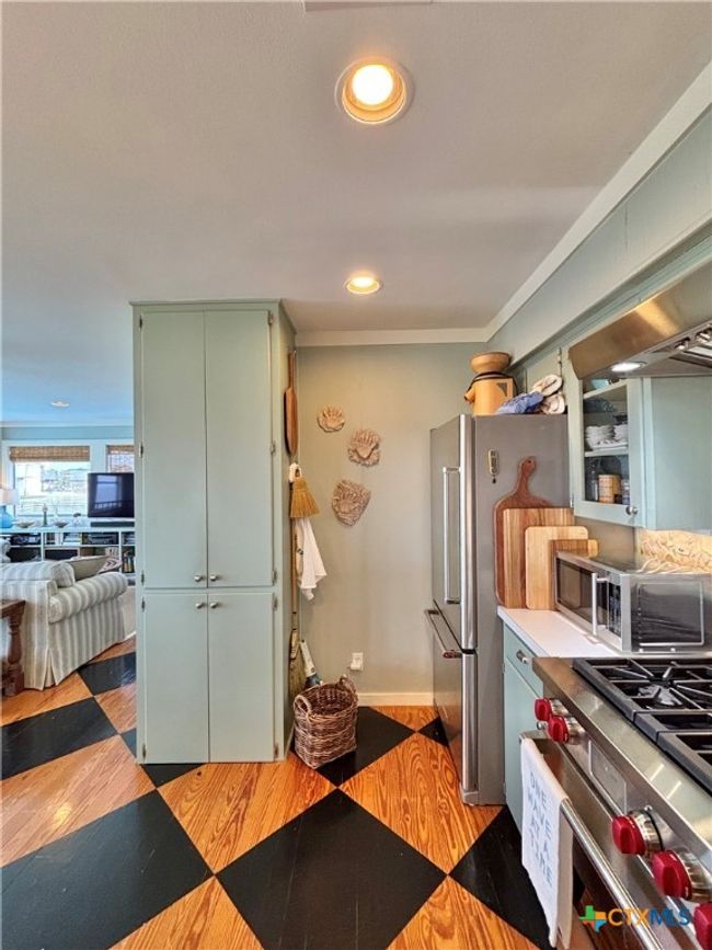 1007 N Washington St, House other with 3 bedrooms, 3 bathrooms and null parking in Port O Connor TX | Image 25