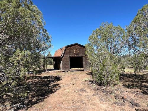 18a W Warren Run Rd, Ash Fork, AZ, 86320 | Card Image